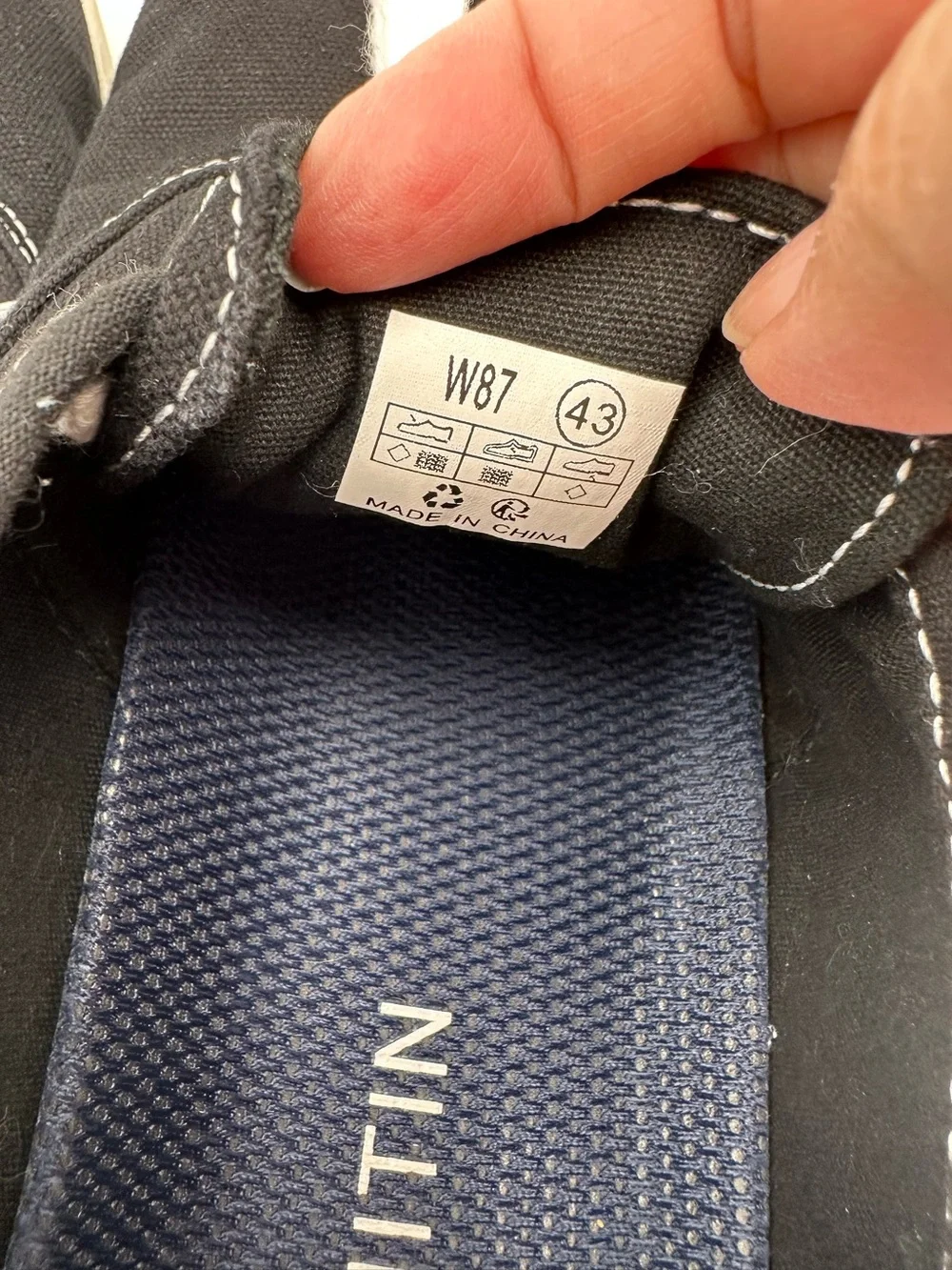 WHITIN men’s minimalist